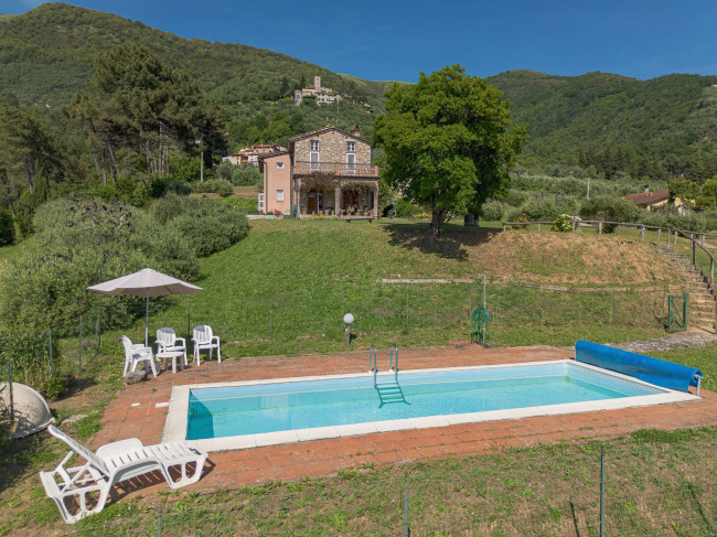 Rustico - Casale in vendita a Camaiore