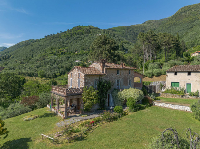 Rustico - Casale in vendita a Camaiore