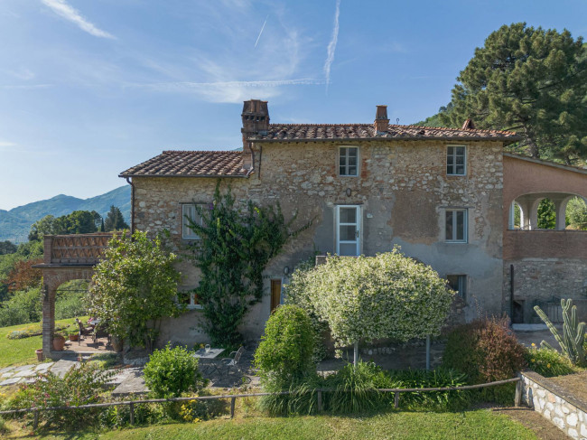 Rustico - Casale in vendita a Camaiore