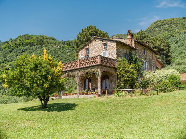 Rustico - Casale in vendita a Camaiore