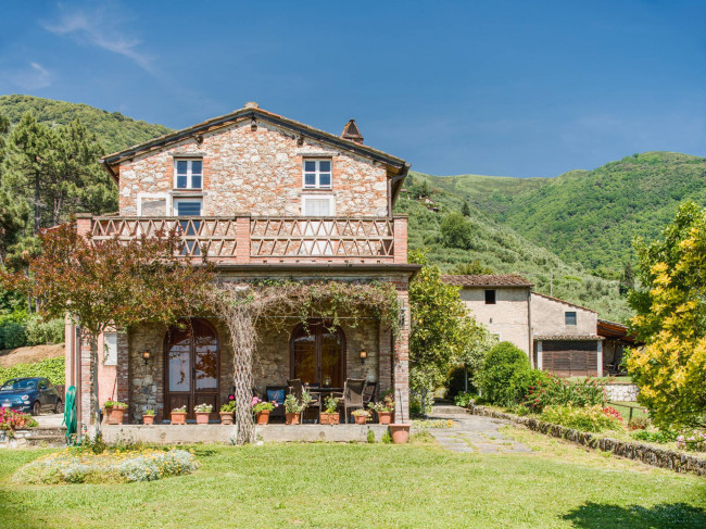 Rustico - Casale in vendita a Camaiore
