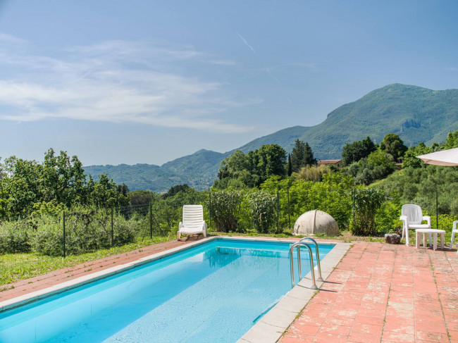 Rustico - Casale in vendita a Camaiore