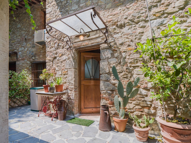 Rustico - Casale in vendita a Camaiore