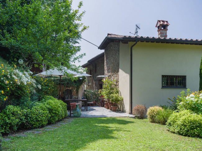 Rustico - Casale in vendita a Camaiore