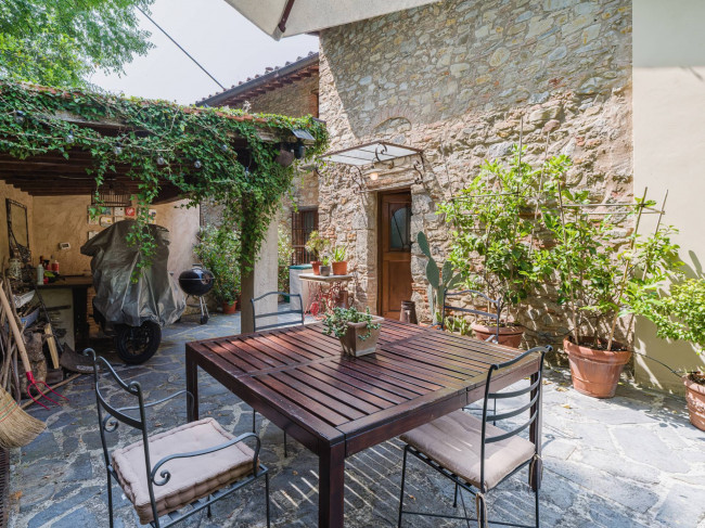 Rustico - Casale in vendita a Camaiore