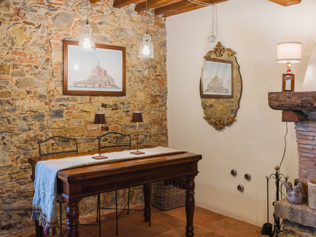 Rustico - Casale in vendita a Camaiore