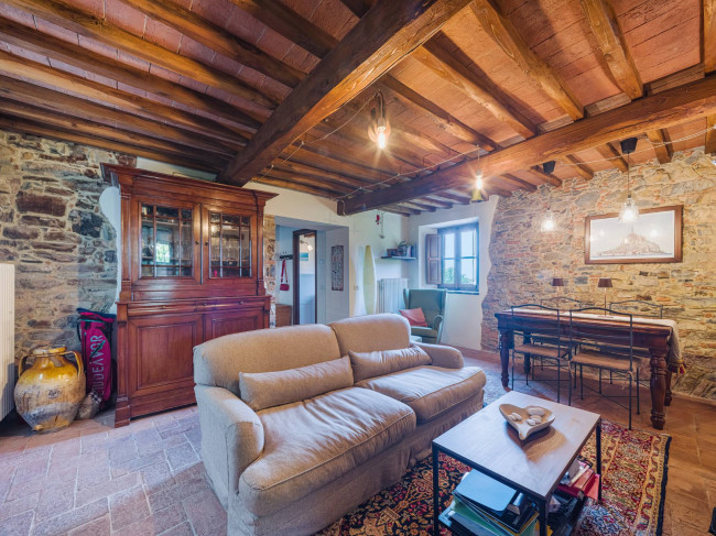 Rustico - Casale in vendita a Camaiore