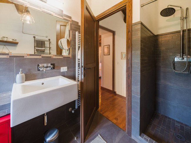 Rustico - Casale in vendita a Camaiore