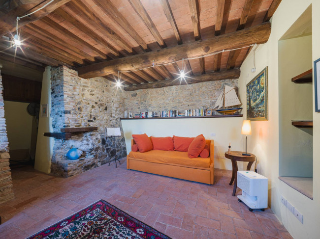 Rustico - Casale in vendita a Camaiore