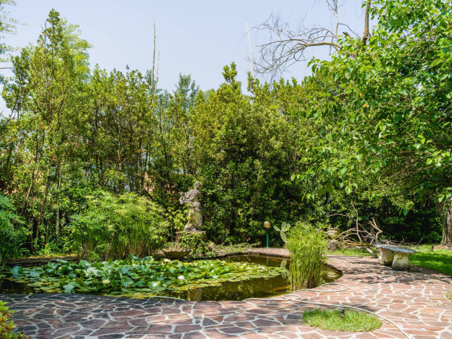 Villa in vendita a Massarosa