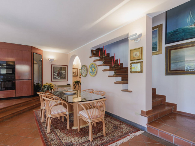 Villa in vendita a Massarosa