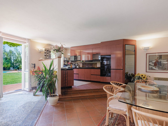 Villa in vendita a Massarosa