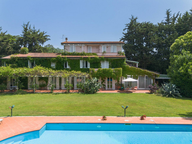 Villa in vendita a Massarosa