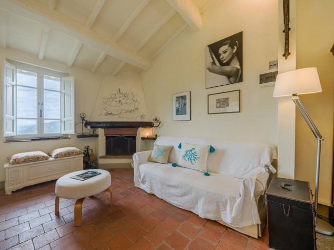 Rustico - Casale in vendita a Camaiore