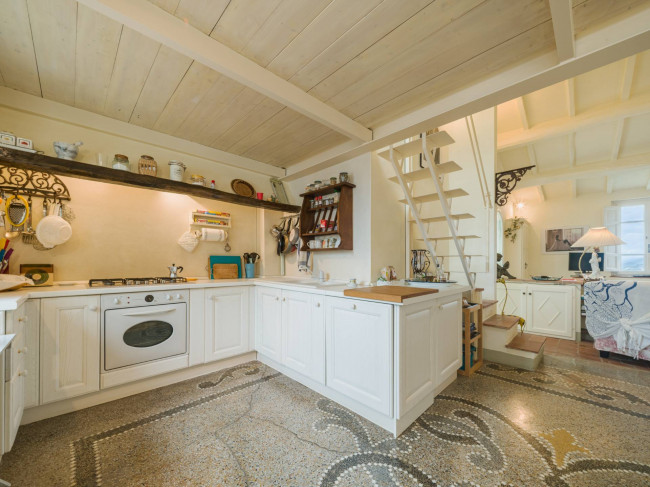 Rustico - Casale in vendita a Camaiore