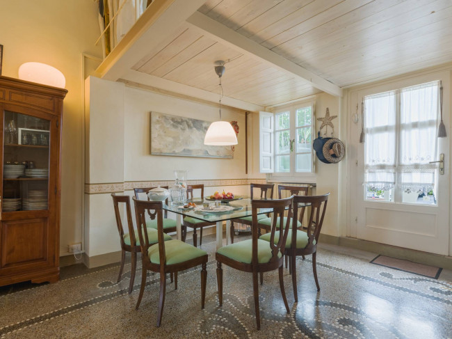 Rustico - Casale in vendita a Camaiore