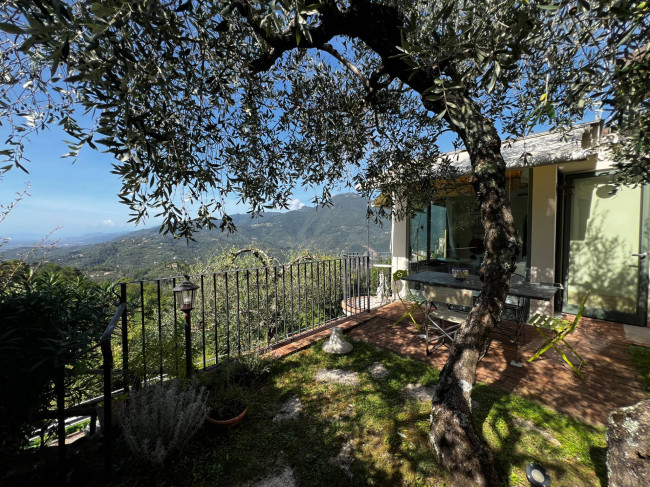 Rustico - Casale in vendita a Camaiore