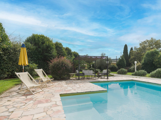 Villa for sale in Camaiore