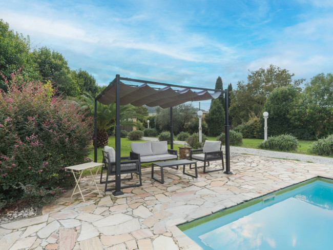 Villa for sale in Camaiore