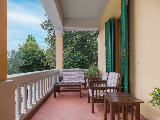 Villa for sale in Camaiore