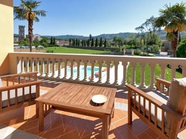 Villa for sale in Camaiore