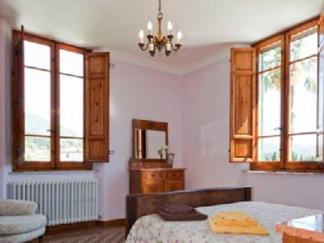 Villa for sale in Camaiore