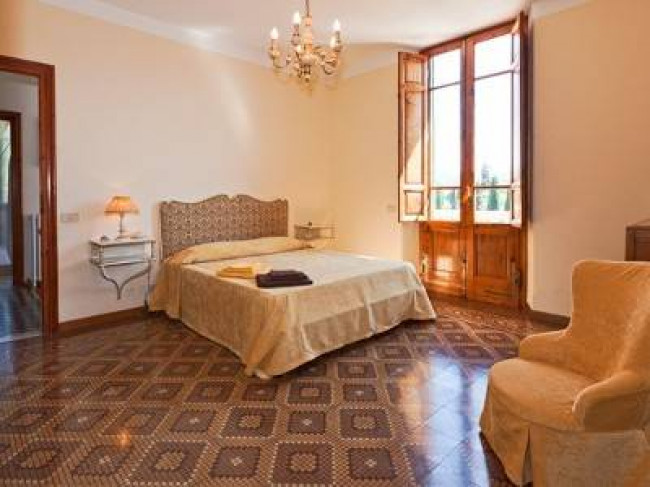 Villa for sale in Camaiore