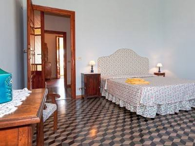 Villa for sale in Camaiore