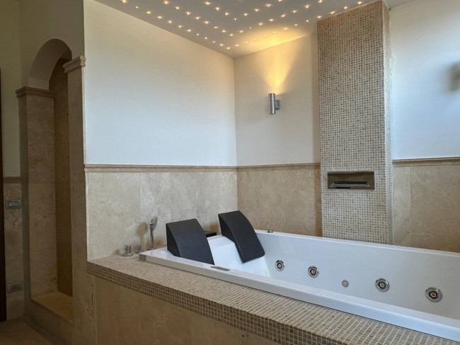 Appartamento in vendita a Viareggio