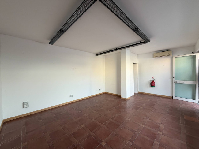 Locale commerciale in affitto a Viareggio