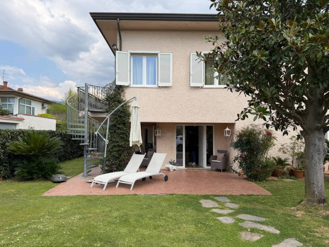 Villa for sale in Massarosa