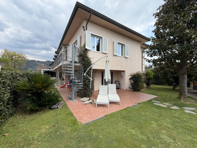 Villa for sale in Massarosa