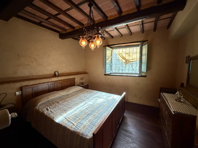 Rustic for sale in Camaiore