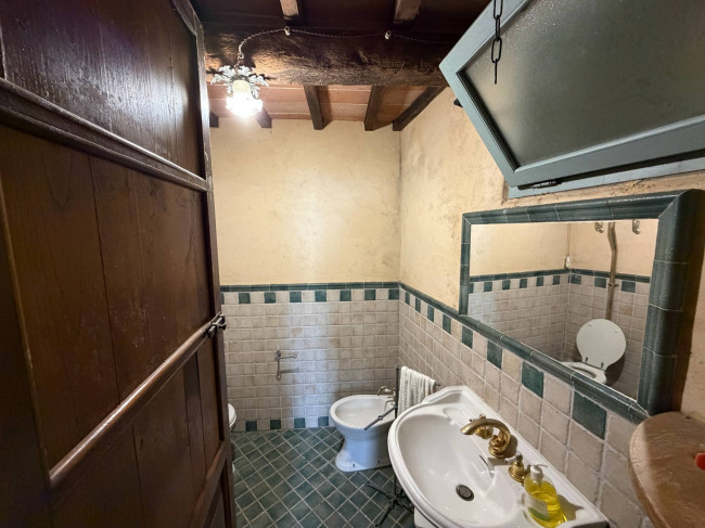 Rustic for sale in Camaiore