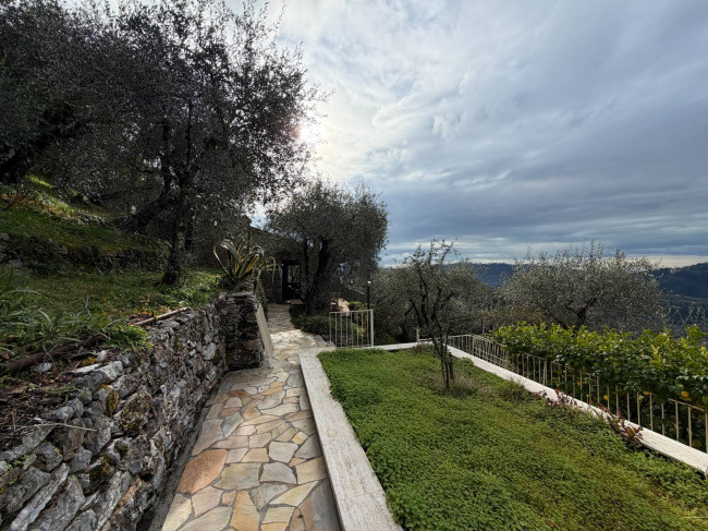 Rustic for sale in Camaiore