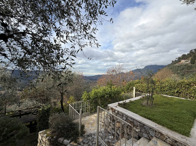 Rustic for sale in Camaiore