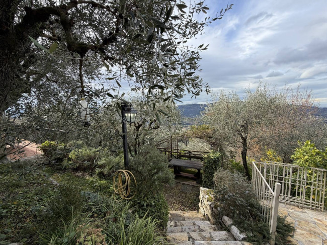 Rustic for sale in Camaiore