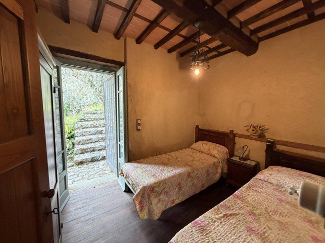 Rustic for sale in Camaiore