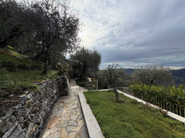 Rustic for sale in Camaiore