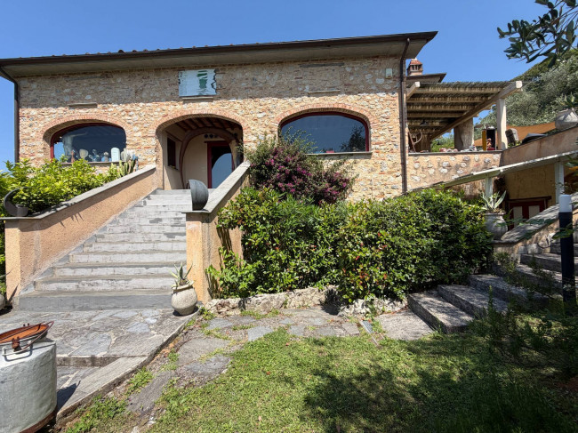 Rustico - Casale in vendita a Camaiore
