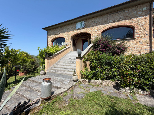 Rustico - Casale in vendita a Camaiore