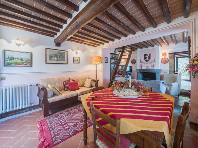 Rustico - Casale in vendita a Camaiore