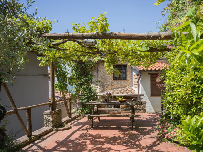 Rustico - Casale in vendita a Camaiore