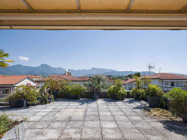 Bifamiliare in vendita a Camaiore