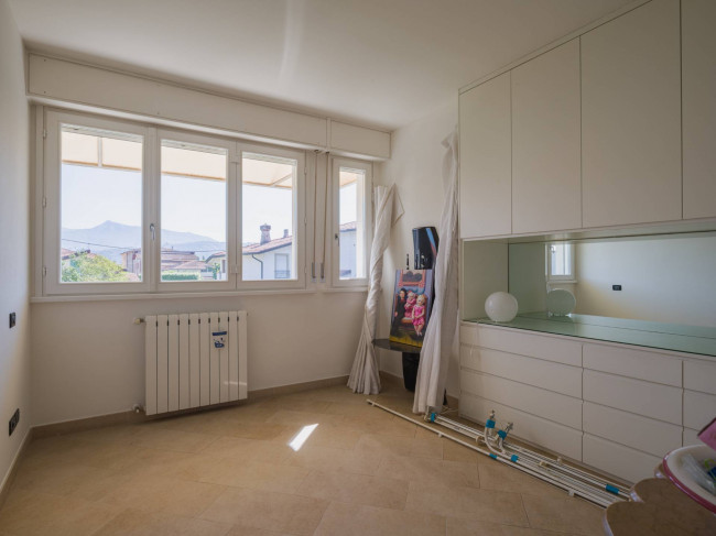 Bifamiliare in vendita a Camaiore
