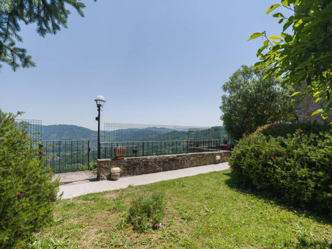 Rustico - Casale in vendita a Camaiore