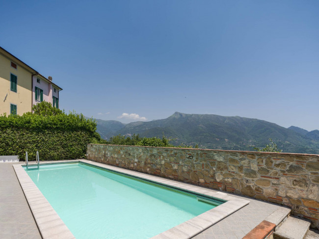 Rustico - Casale in vendita a Camaiore