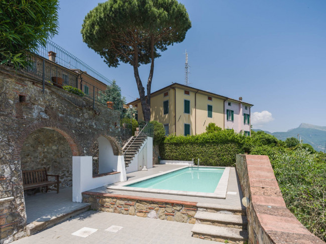 Rustico - Casale in vendita a Camaiore