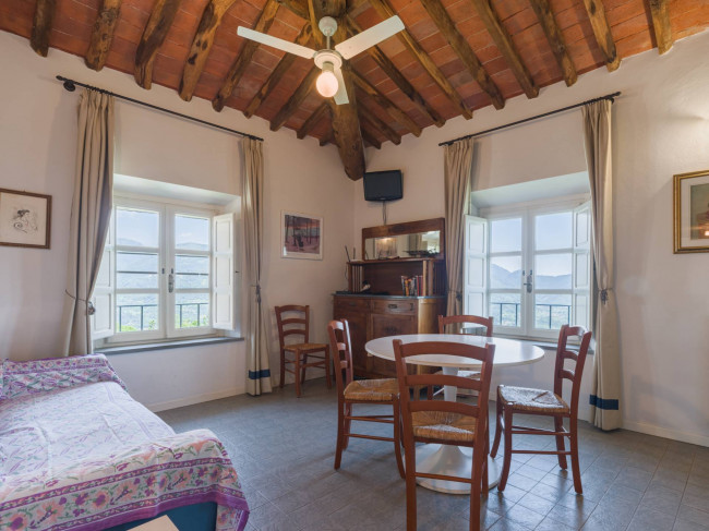 Rustico - Casale in vendita a Camaiore