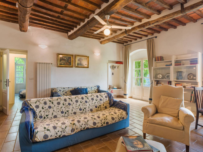 Rustico - Casale in vendita a Camaiore